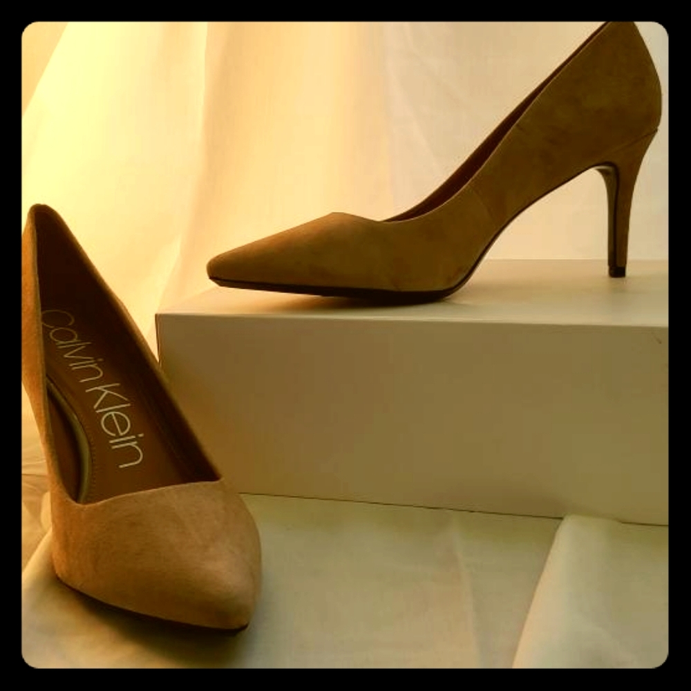 NEW Calvin Klein Suede Heels, Tan/Tobacco, Size 11